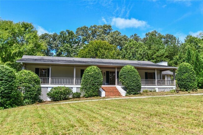 17040 Birmingham Rd in Alpharetta, GA - Building Photo - Building Photo