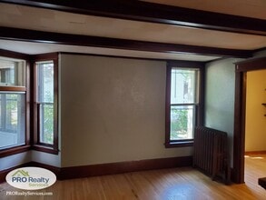 1025 Burgess St in St. Paul, MN - Building Photo - Building Photo