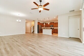 12446 Duckett Ct in Shady Hills, FL - Foto de edificio - Building Photo