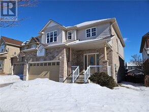 19 Yarrow Ct in Kitchener, ON - Building Photo - Building Photo