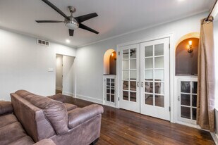 3718 W Belmont Ave, Unit 2 in Chicago, IL - Building Photo