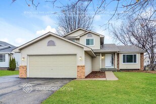 6125 175th St W in Farmington, MN - Building Photo