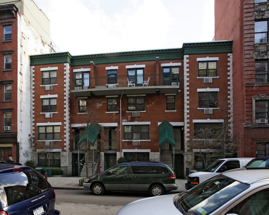 625-629 E 11th St in New York, NY - Building Photo