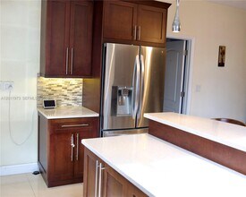 5570 NW 113th Ct in Doral, FL - Building Photo - Building Photo