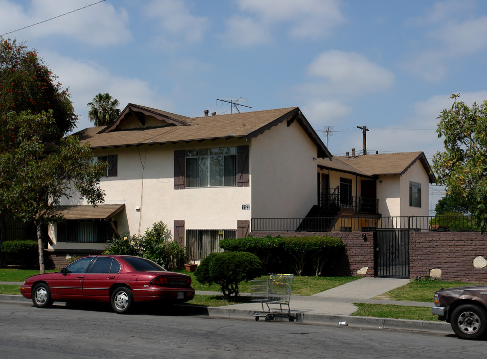 1122 Pacific Ave in Santa Ana, CA - Foto de edificio