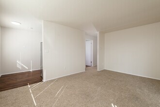 569 Lee St in Seattle, WA - Building Photo - Building Photo