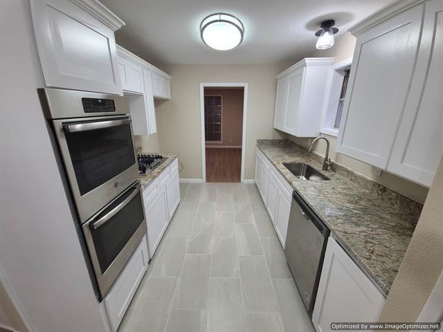 3528 S Hampton Rd in Dallas, TX - Building Photo - Building Photo
