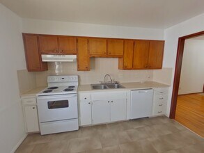 104 S Mt Carmel St in Wichita, KS - Building Photo - Building Photo