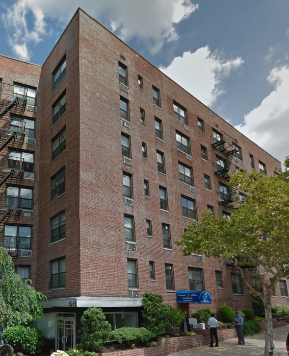 6395 Austin St in Rego Park, NY - Building Photo