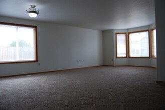16308 NE 71st St in Vancouver, WA - Building Photo - Building Photo