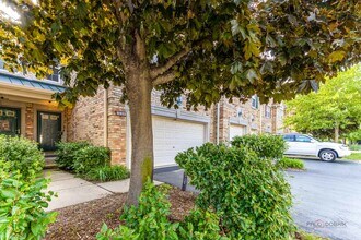 1238 S Christine Ct in Vernon Hills, IL - Building Photo - Building Photo