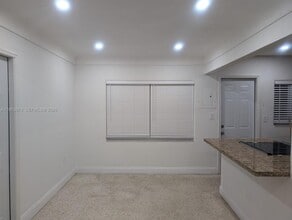 2355 NW 9th St in Miami, FL - Building Photo - Building Photo