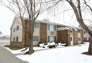 604 NE 4th St in Grimes, IA - Foto de edificio - Building Photo