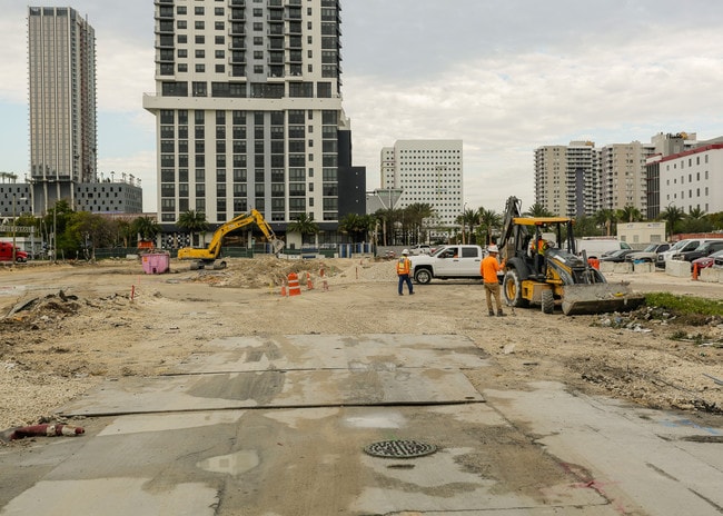 Bezel Miami Worldcenter in Miami, FL - Foto de edificio - Building Photo