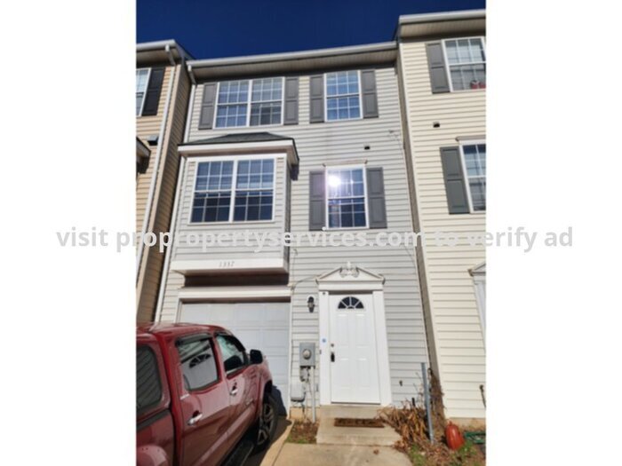 1337 Hampshire Dr in Frederick, MD - Building Photo