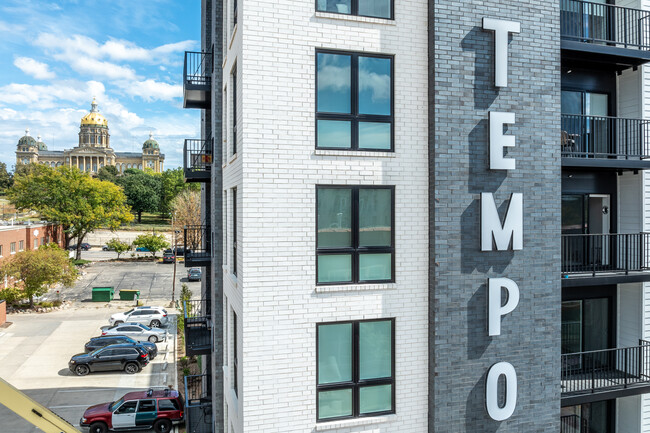 Tempo East Village in Des Moines, IA - Foto de edificio - Building Photo