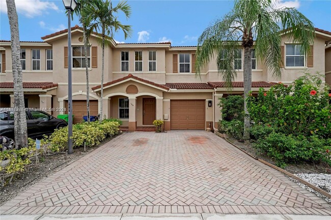 104 Riverwalk Cir in Sunrise, FL - Foto de edificio - Building Photo