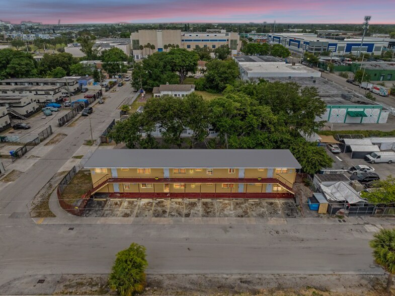 7000 NW 8th Ave in Miami, FL - Building Photo