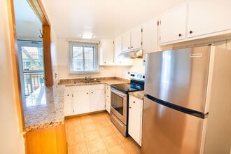 1017 Peterson Ave in Park Ridge, IL - Building Photo - Building Photo