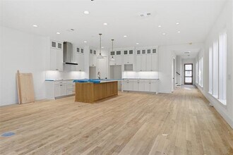 5626 Martel Ave in Dallas, TX - Building Photo - Building Photo