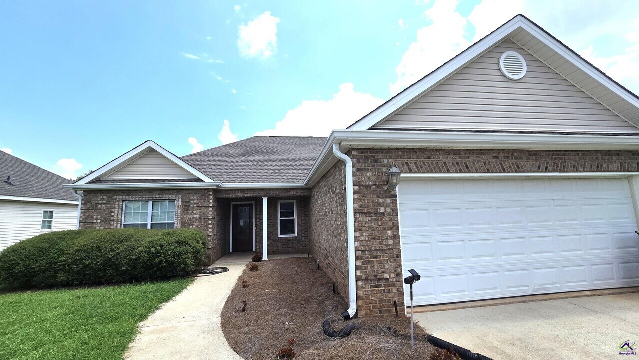 125 Preston Ln in Byron, GA - Building Photo