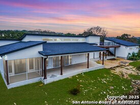 2109 Bella Vista in Canyon Lake, TX - Building Photo