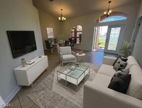 433 NW 24th Terrace in Cape Coral, FL - Foto de edificio - Building Photo