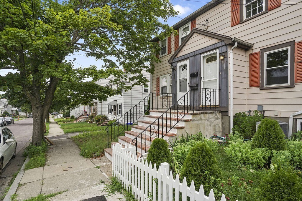 37 Regent Rd in Malden, MA - Building Photo