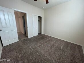 101 S Manzanita Dr in El Paso, TX - Building Photo - Building Photo