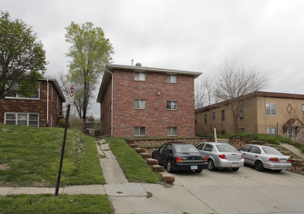 4604 Cass St in Omaha, NE - Building Photo