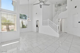 9613 Port Huron Ln in Las Vegas, NV - Building Photo - Building Photo