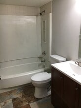 1460 Summergate Pkwy in St. Peters, MO - Building Photo - Building Photo