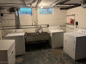 1501 Genesee Rd-Unit -Dwn in South Euclid, OH - Building Photo - Building Photo
