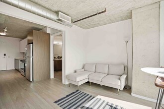 2113 S Wabash Ave in Chicago, IL - Foto de edificio - Building Photo