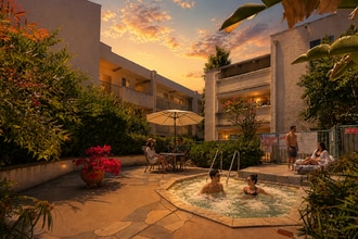 20134 Leadwell St, Unit 208 in Winnetka, CA - Foto de edificio - Building Photo