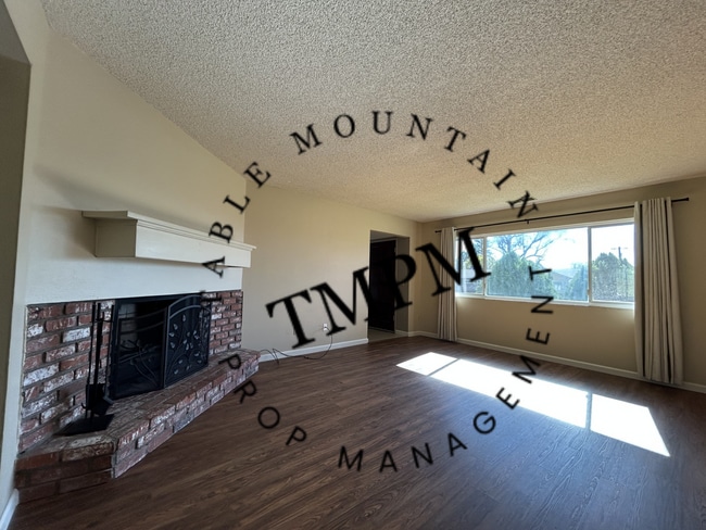 37 Linda Dr in Oroville, CA - Building Photo - Building Photo