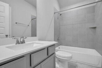 1202 Oak Barrel Run in Richmond, TX - Building Photo - Building Photo