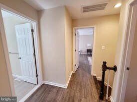 7122 Oak Ridge Rd in Falls Church, VA - Building Photo