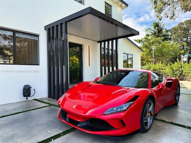 property at 927 SW 18th Ave
