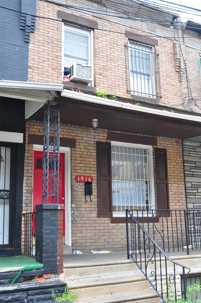 property at 1916 S Norwood St