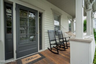 185 Elm St in Saratoga Springs, NY - Building Photo - Building Photo