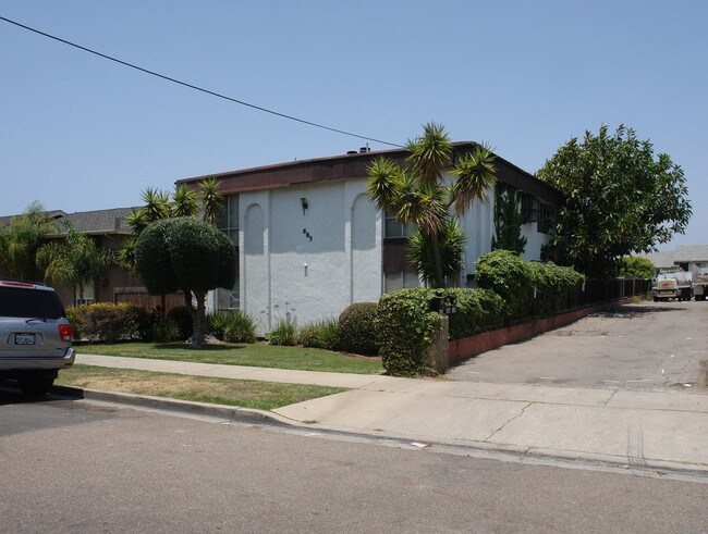 685 Sea Vale St in Chula Vista, CA - Foto de edificio - Building Photo