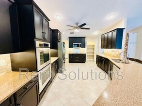 3015 Tall Pine Dr in Safety Harbor, FL - Building Photo - Building Photo
