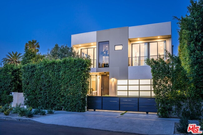 836 N Ogden Dr in Los Angeles, CA - Building Photo - Building Photo