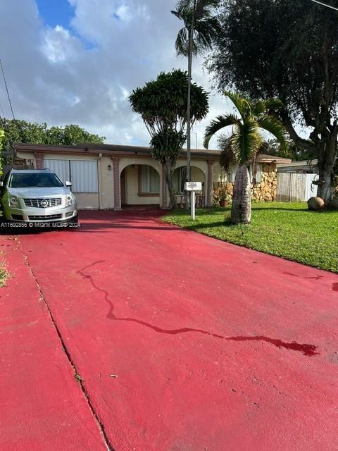 2601 Acapulco Dr in Miramar, FL - Building Photo - Building Photo