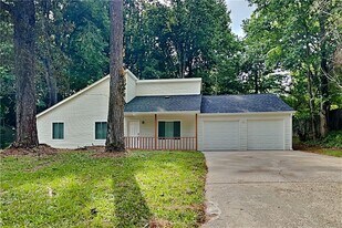 2991 Owens Meadow Dr NW in Kennesaw, GA - Building Photo