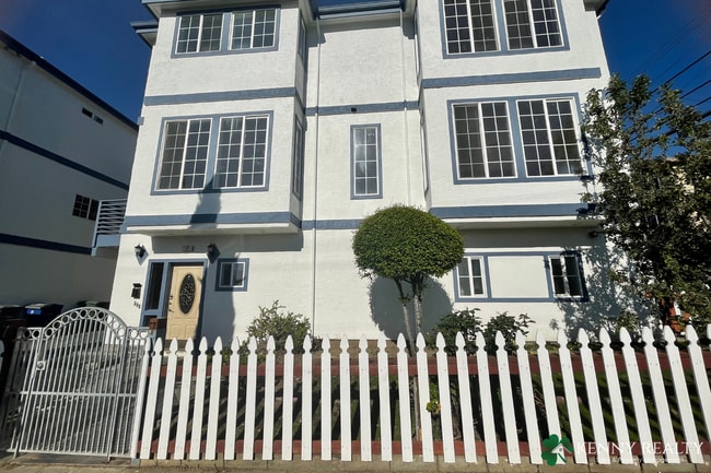 property at 7 Magnolia Ave