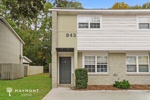 843 Von Kolnitz Rd in Mount Pleasant, SC - Building Photo