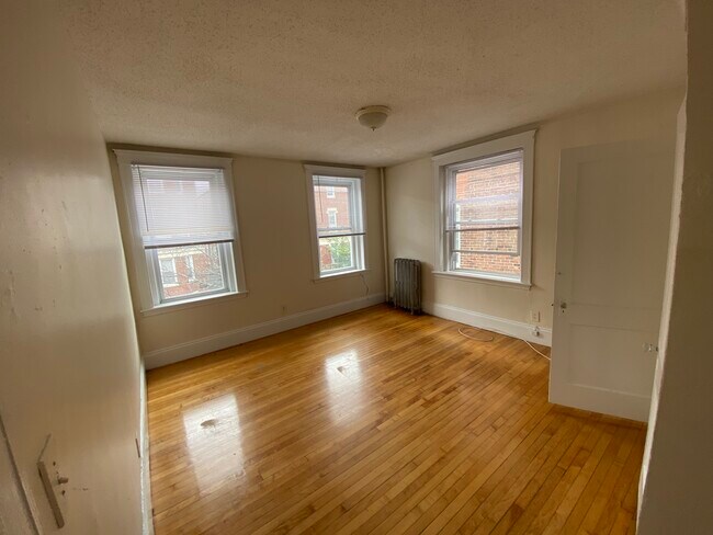 property at 10 Barrows St