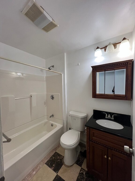 89 Spring St, Unit 1 in Cambridge, MA - Foto de edificio - Building Photo